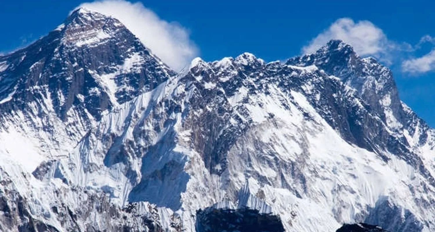 Everest Helicopter Tour - 1 days with Adventure Himalayan Travels - Photo 2 Explore Everest Helicopter Tour for 1 days with Adventure Himalayan Travels and discover unforgettable experiences - Photo 2