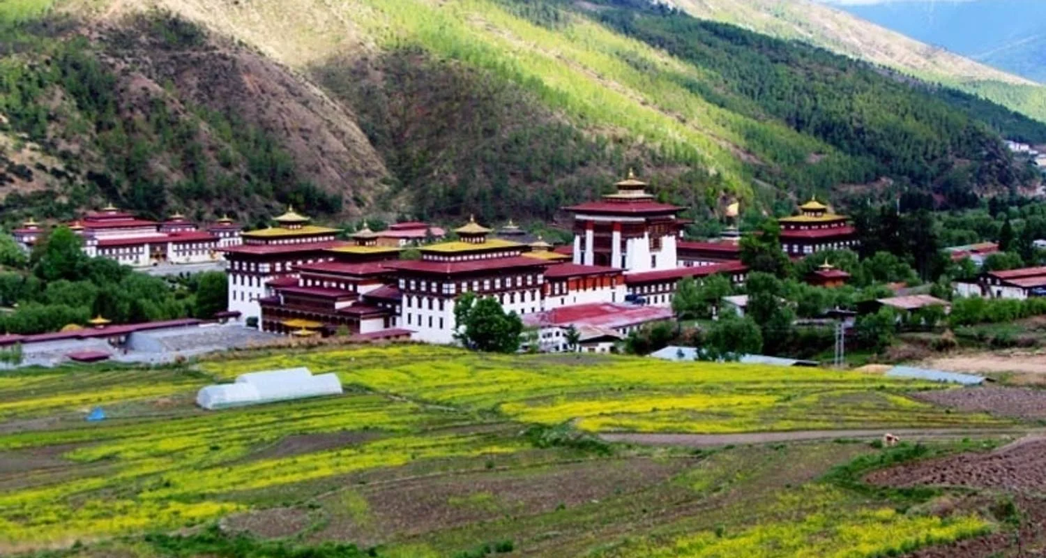 Explore Fly in Fly out in the land of Thunder Dragon 3 nights 4 days for 4 days with Adventure Himalayan Travels and discover unforgettable experiences - Photo 2