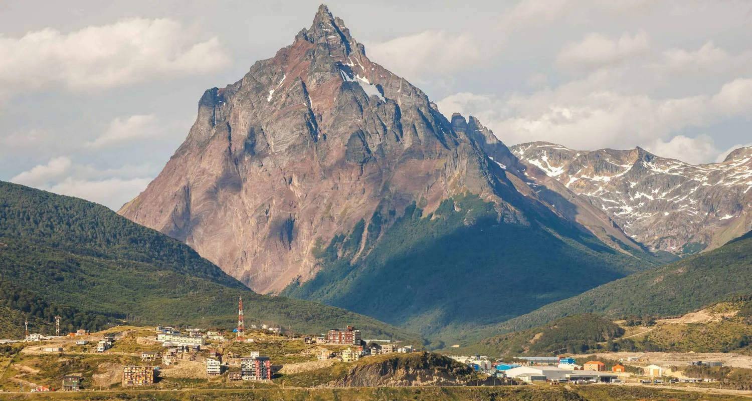 Explore Highlights of the Southern Spring 9D/8N for 9 days with Albatros Expeditions and discover unforgettable experiences - Photo 2