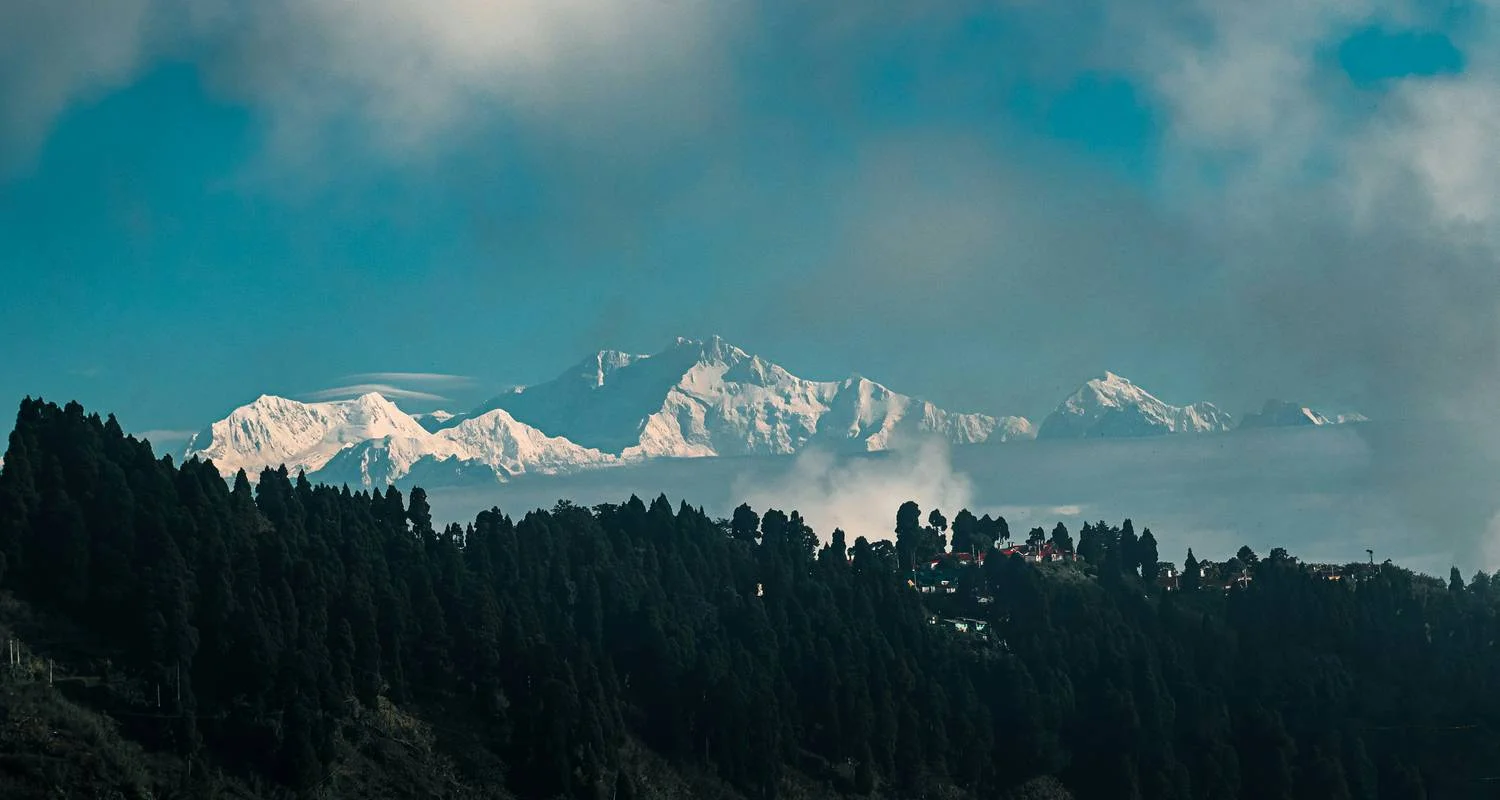 Explore Kanchenjunga South Base camp Trek for 16 days with Alpine Club of Himalaya and discover unforgettable experiences - Photo 2
