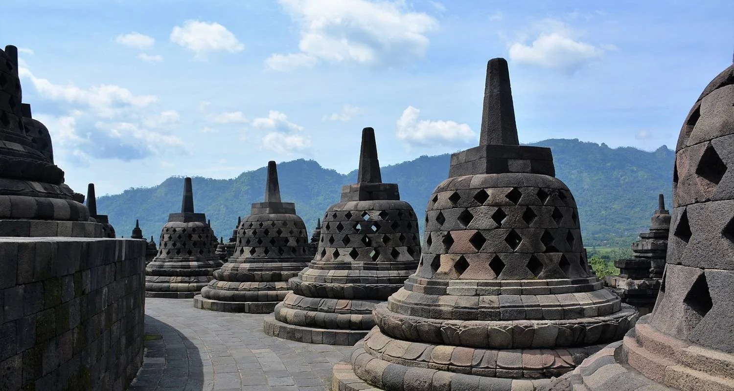 Explore From Bali: Mount Ijen, Bromo and Borobudur Tour for 5 days with Ayla Tour and Transport and discover unforgettable experiences - Photo 2