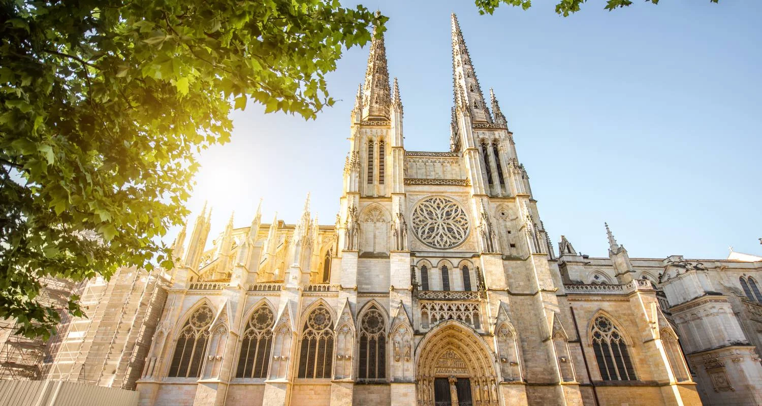Explore Bonjour Bordeaux: Chateaux, Wineries & Charming Villages 2026 for 8 days with Avalon Waterways and discover unforgettable experiences - Photo 2