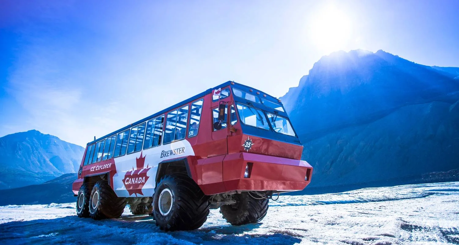 Explore 8-Day Yellowknife Northern Lights & Rockies Autumn Tour | Explore the Aurora and National Parks for 8 days with Calgary Tours and discover unforgettable experiences - Photo 2