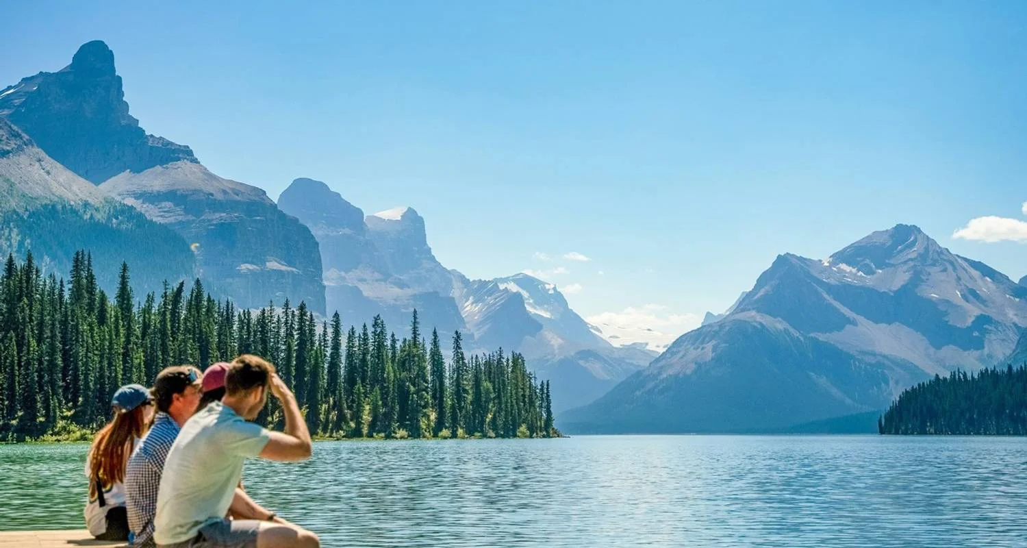 Explore North American Glaciers & National Parks for 12 days with Contiki and discover unforgettable experiences - Photo 2