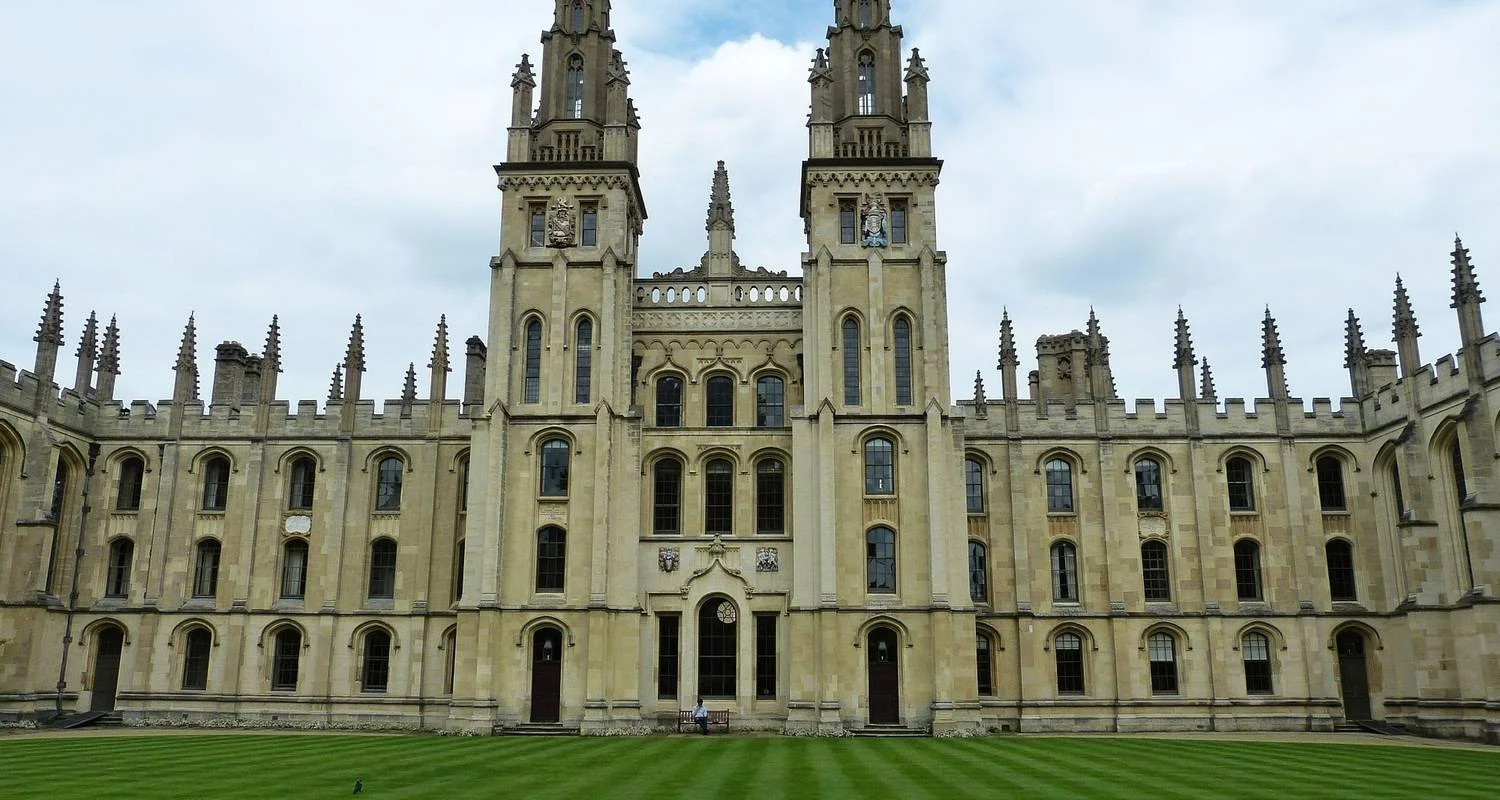 Explore The British Isles in Depth for 23 days with Cosmos and discover unforgettable experiences - Photo 2