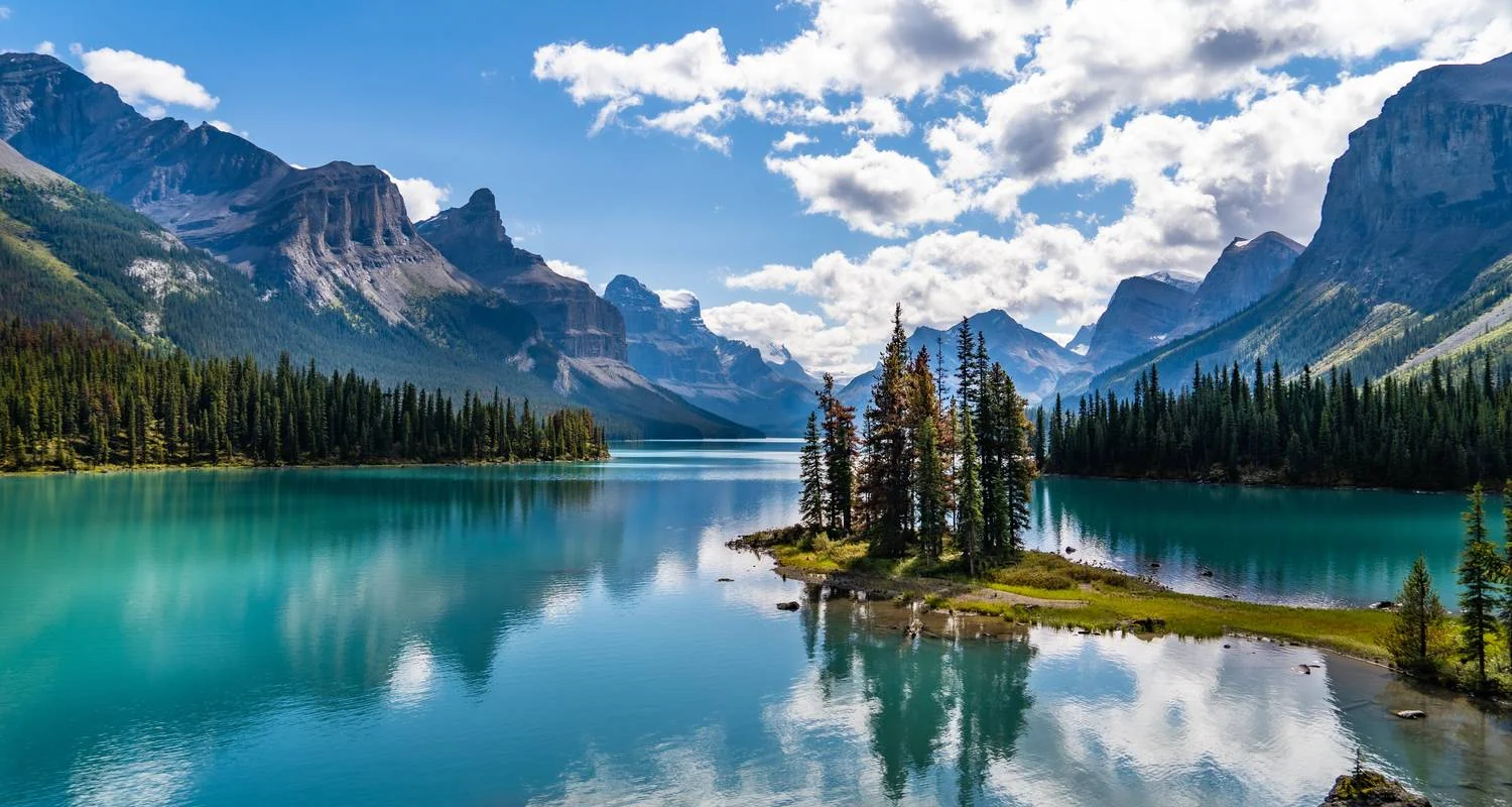 Explore Panoramic Canadian Rockies (Rocky Mountaineer SilverLeaf, Inside Cabin Cruise) for 20 days with Costsaver and discover unforgettable experiences - Photo 2