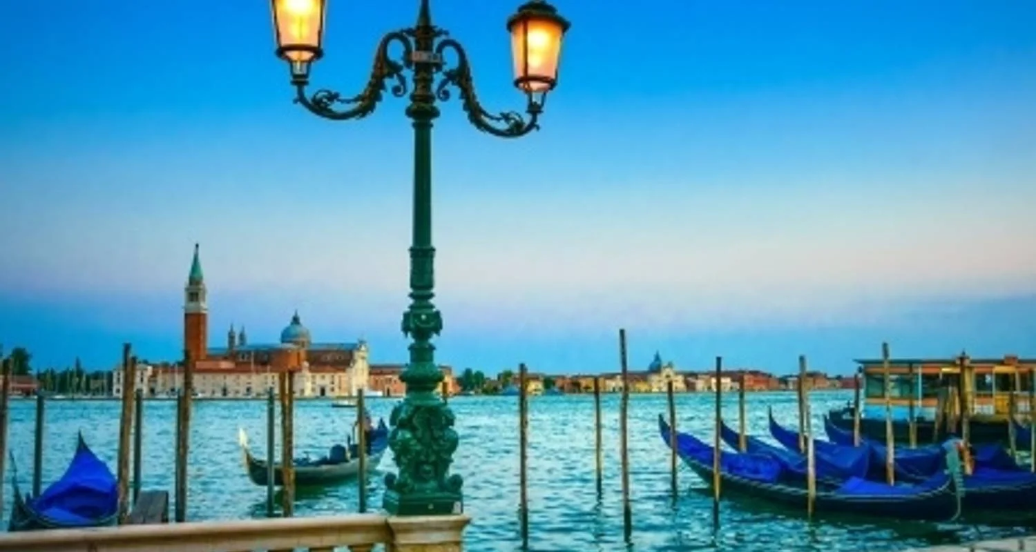 Explore Christmas in Venice for 5 days with CroisiEurope River Cruises and discover unforgettable experiences - Photo 2