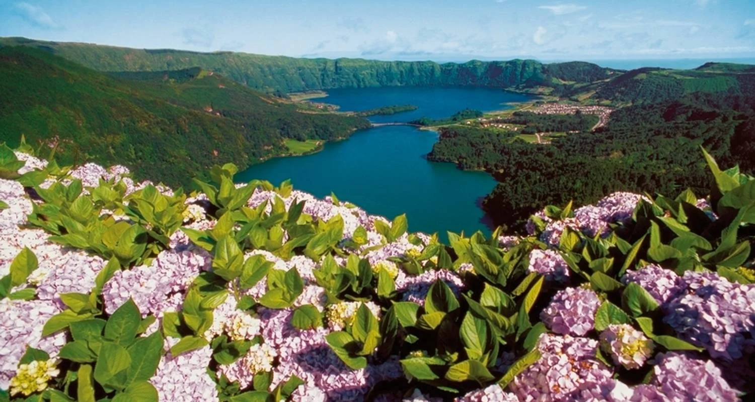 Explore Crater lakes, floral splendor and world cultural heritage (road trip) for 11 days with DERTOUR and discover unforgettable experiences - Photo 2