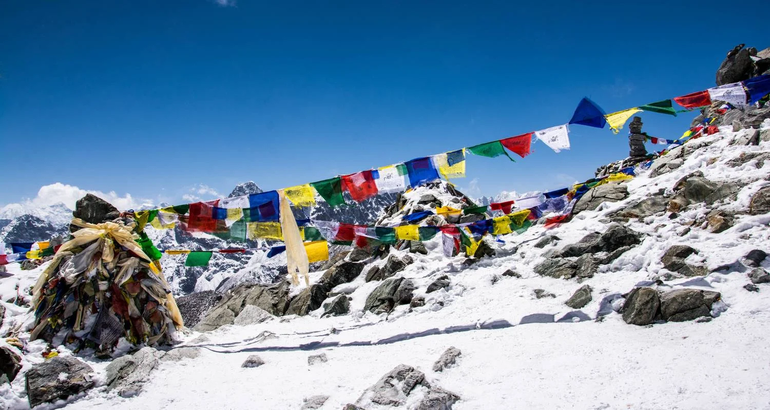 Explore Everest Chola Pass Trek for 18 days with Escape Himalaya Trek and discover unforgettable experiences - Photo 2