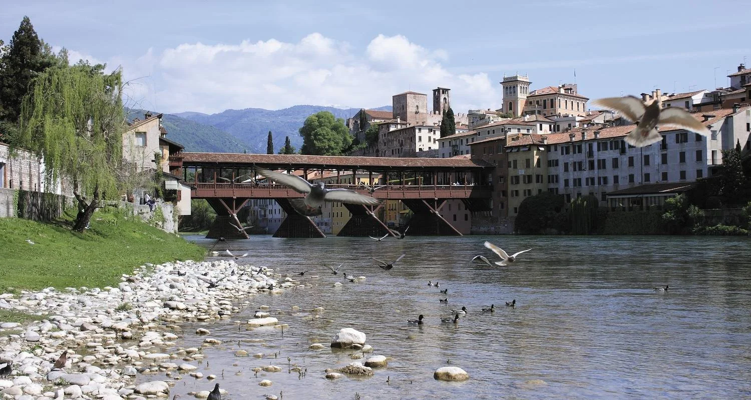 Explore Veneto: the Alps, Prosecco wine, amazing villas and Adriatic Sea for 5 days with Europeando Europa and discover unforgettable experiences - Photo 2