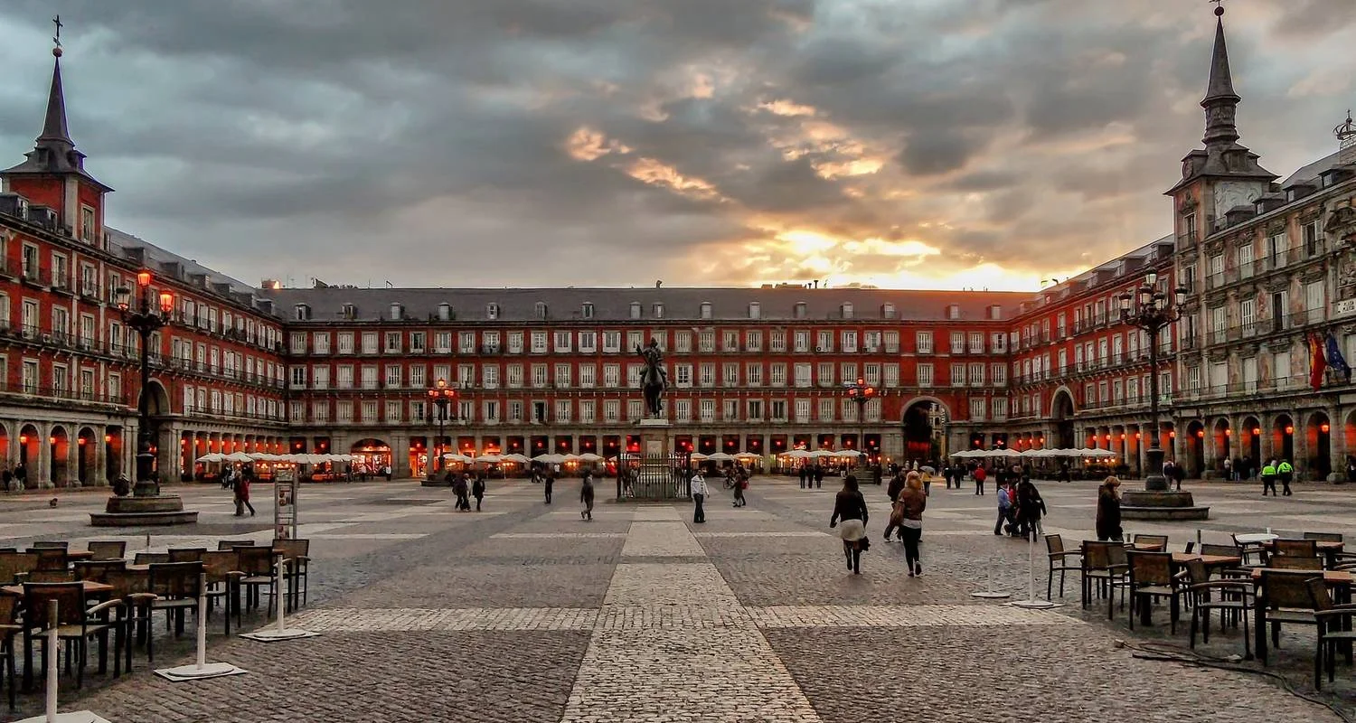 Explore Complete Europe for 21 days with Europamundo and discover unforgettable experiences - Photo 2