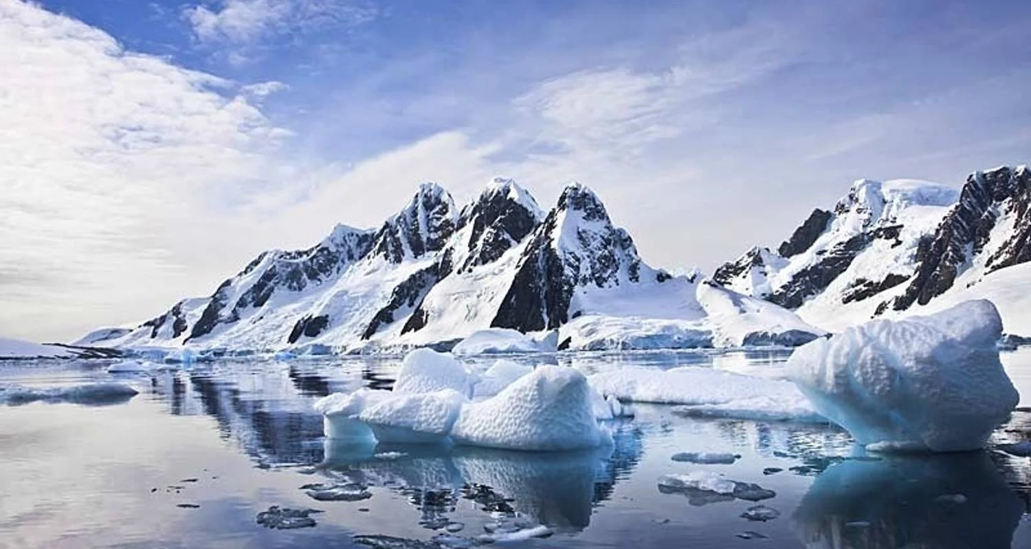 Explore Antarctic Express: Crossing the Circle, Operated by Quark for 11 days with Exodus Adventure Travels and discover unforgettable experiences - Photo 2