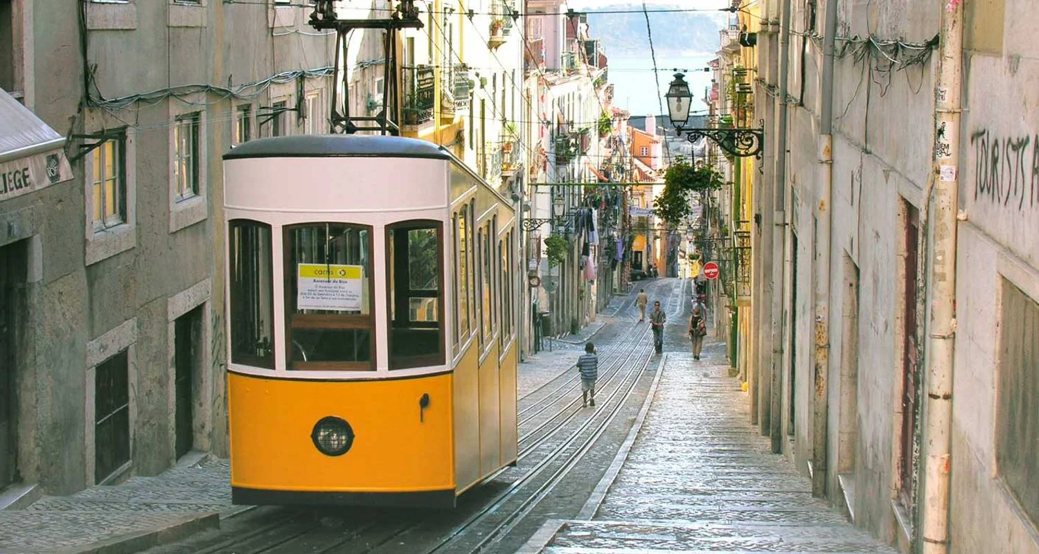 Explore Northern and Southern Portugal end Lisbon for 7 days with Europamundo and discover unforgettable experiences - Photo 2