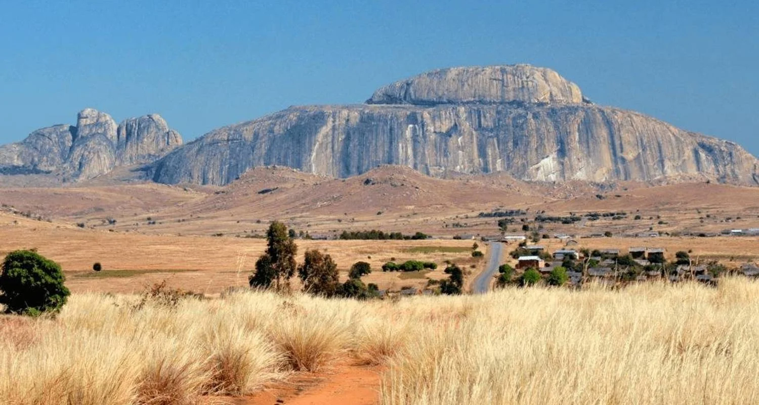 Explore The pearls of Madagascar for 12 days with HT Agency Tours and discover unforgettable experiences - Photo 2