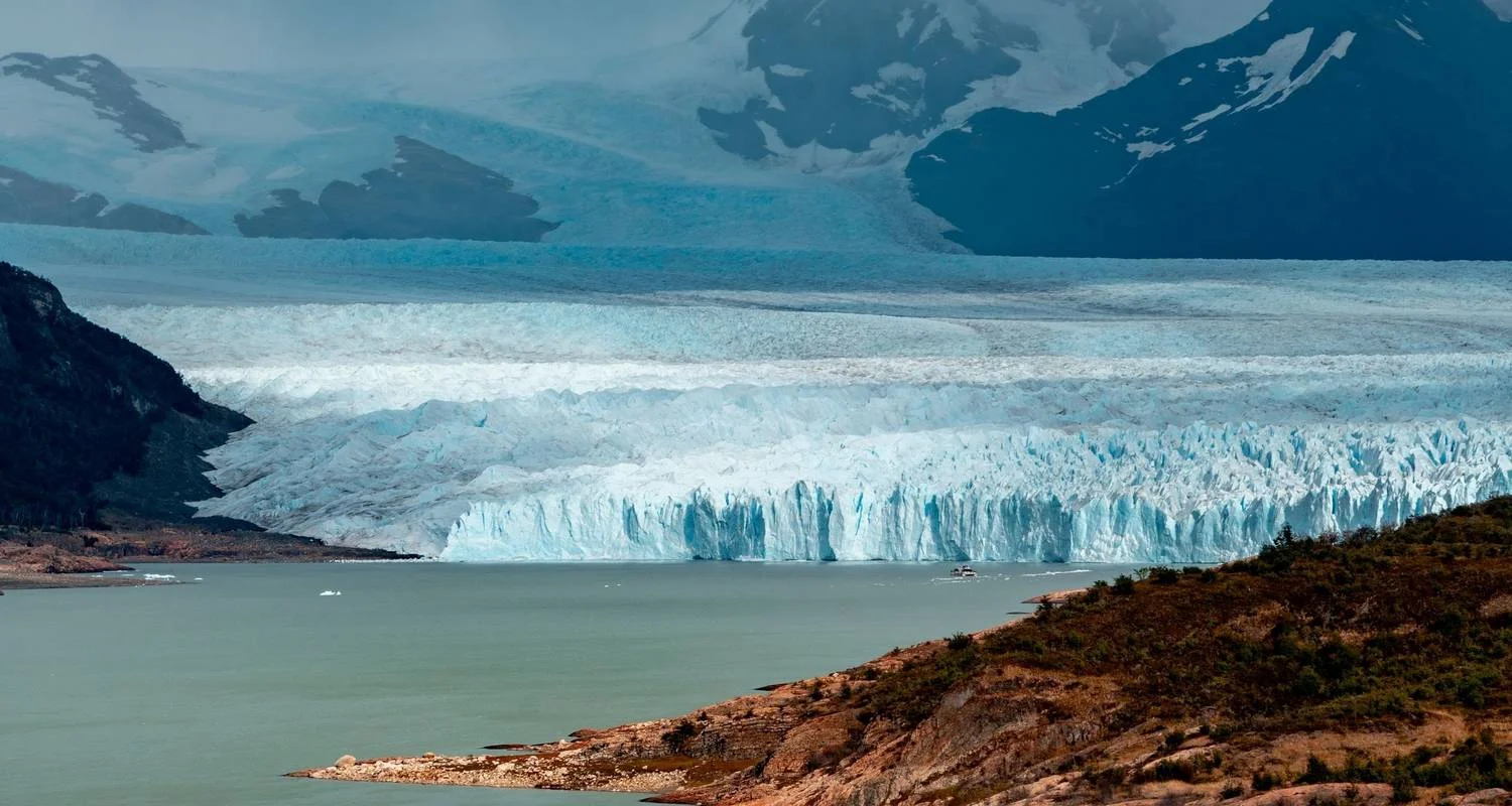 Glaciers and Paine Adventure (4 Nights) - 5 days with Hi Travel Argentina - Photo 2 Explore Glaciers and Paine Adventure (4 Nights) for 5 days with Hi Travel Argentina and discover unforgettable experiences - Photo 2