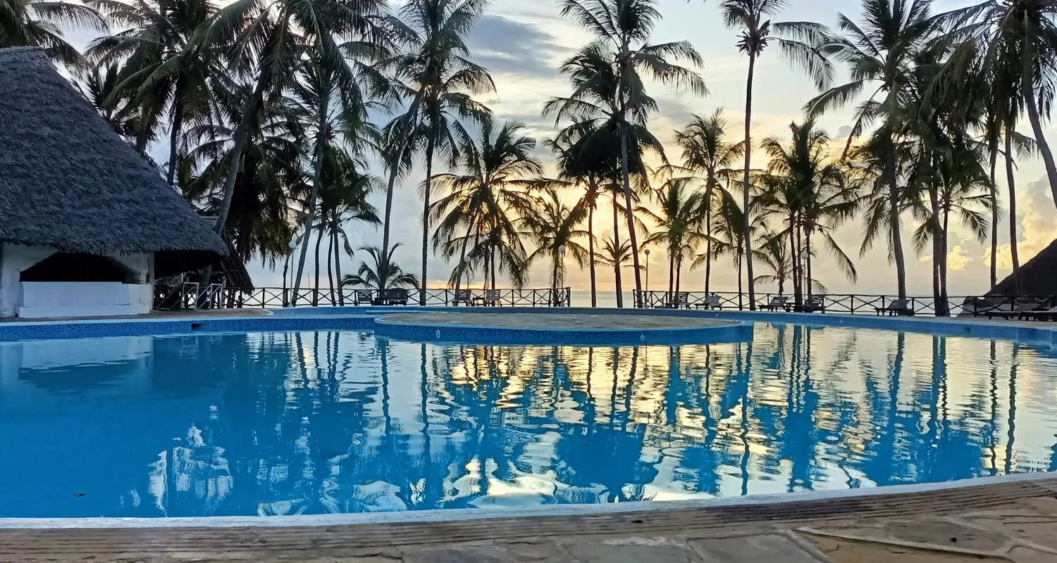 Explore Africa Savannah & Beach Safari for 12 days with Holiday Destination Safaris and discover unforgettable experiences - Photo 2