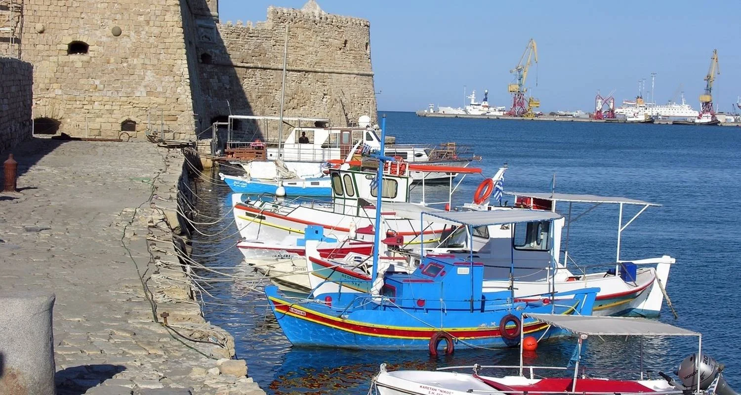 Explore 3 Day Tour to Santorini and Crete with Knossos & Sunset  to Volcano for 3 days with Private Tours Greece and discover unforgettable experiences - Photo 2