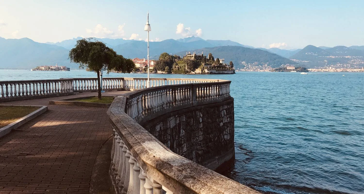 Explore 6-Day The Italian Lakes & Swiss Alps Explorer Small-Group Tour from Milan for 6 days with Rabbie’s Small Group Tours and discover unforgettable experiences - Photo 2