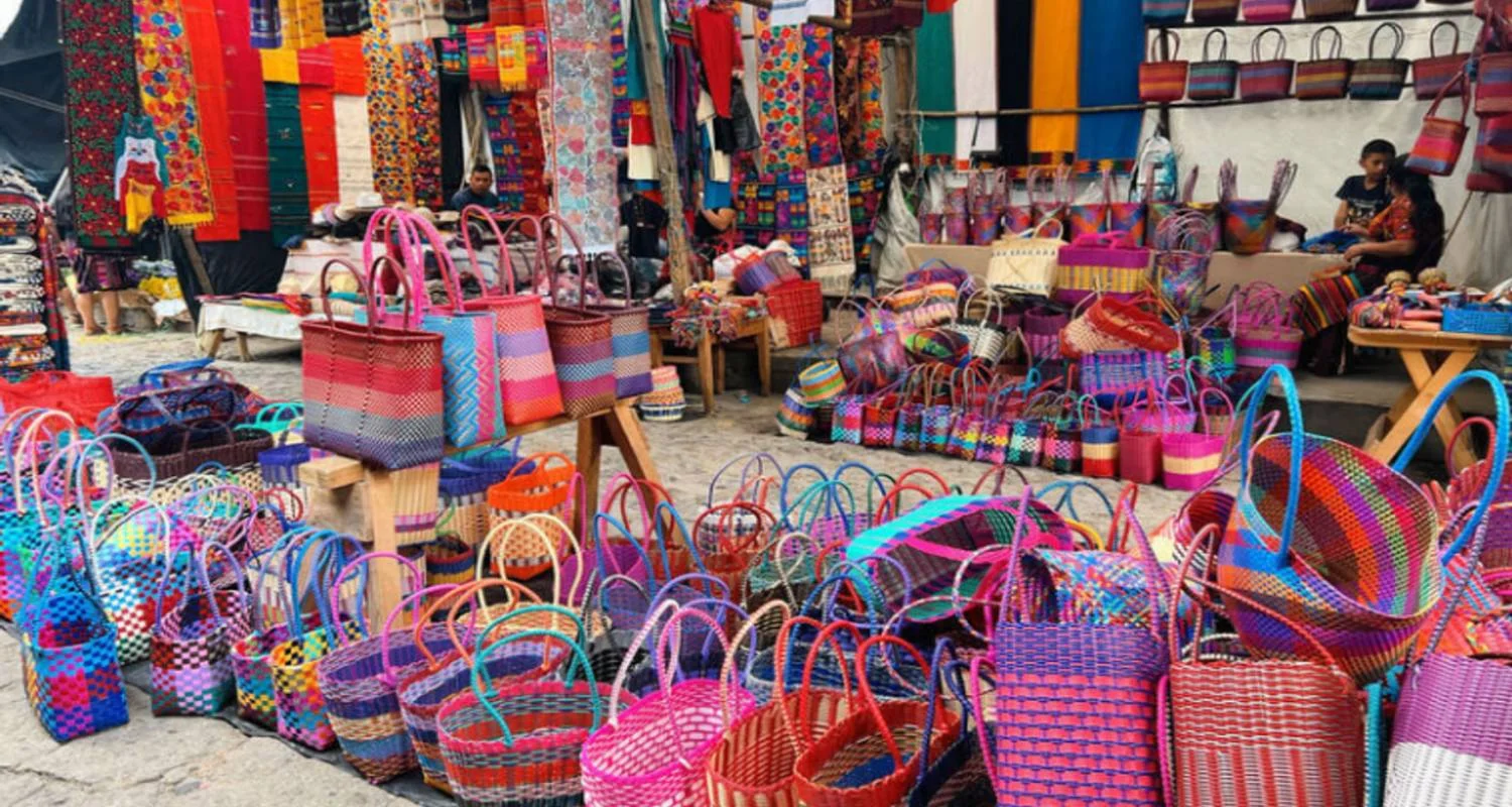 Explore Basic Guatemala & Roatan in 8 days for 8 days with Receptivo Aborigen Tours and discover unforgettable experiences - Photo 2