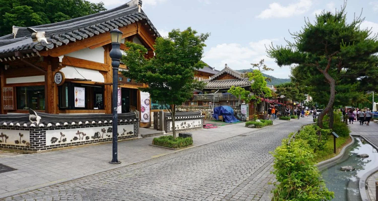 Explore On hiking trails through historic South Korea for 14 days with DIAMIR Erlebnisreisen and discover unforgettable experiences - Photo 2