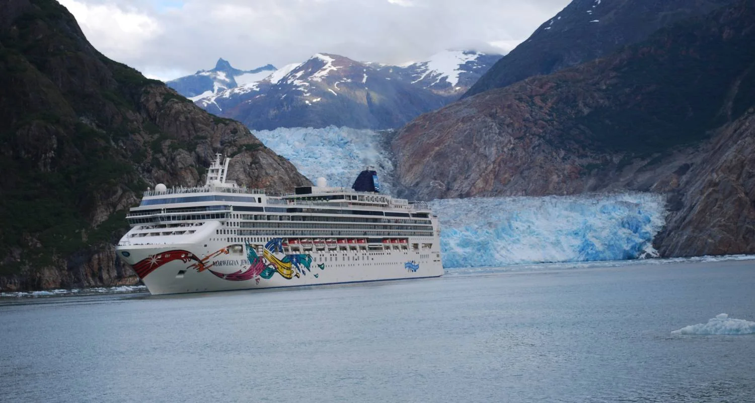 Explore Alaska Glacier Singles Cruise for 8 days with Best Single Travel and discover unforgettable experiences - Photo 2