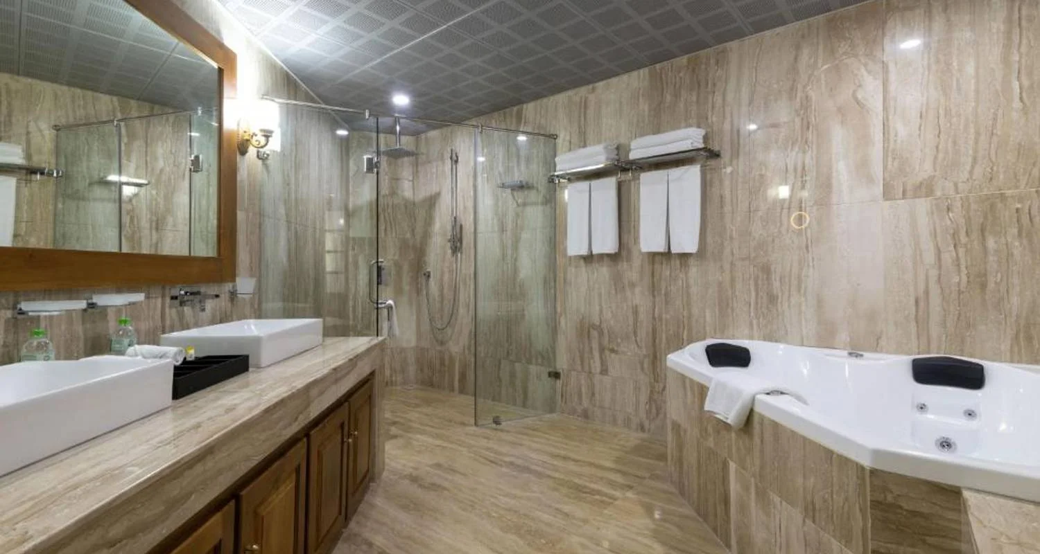 Explore Sri Lanka & Maldives (incl. flight) small group tour for 15 days with Bavaria Fernreisen and discover unforgettable experiences - Photo 2