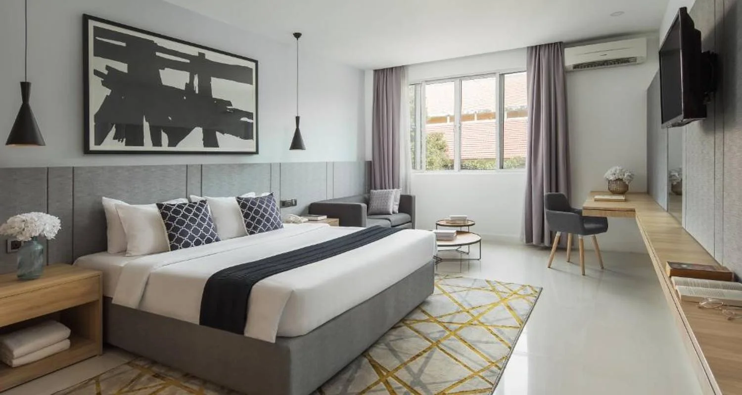 Explore Small Group Tour & Swimming - Cambodia (incl. Flight) - temples, Landscapes & Swimming for 14 days with Bavaria Fernreisen and discover unforgettable experiences - Photo 2