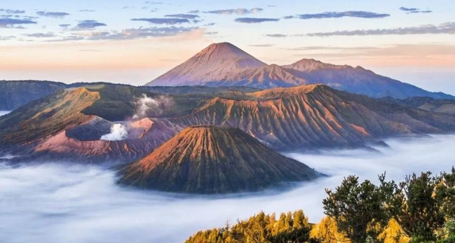 Explore Amazing Tour Borneo, Java and Bali: Private Tour for 18 days with Ayla Tour and Transport and discover unforgettable experiences - Photo 2