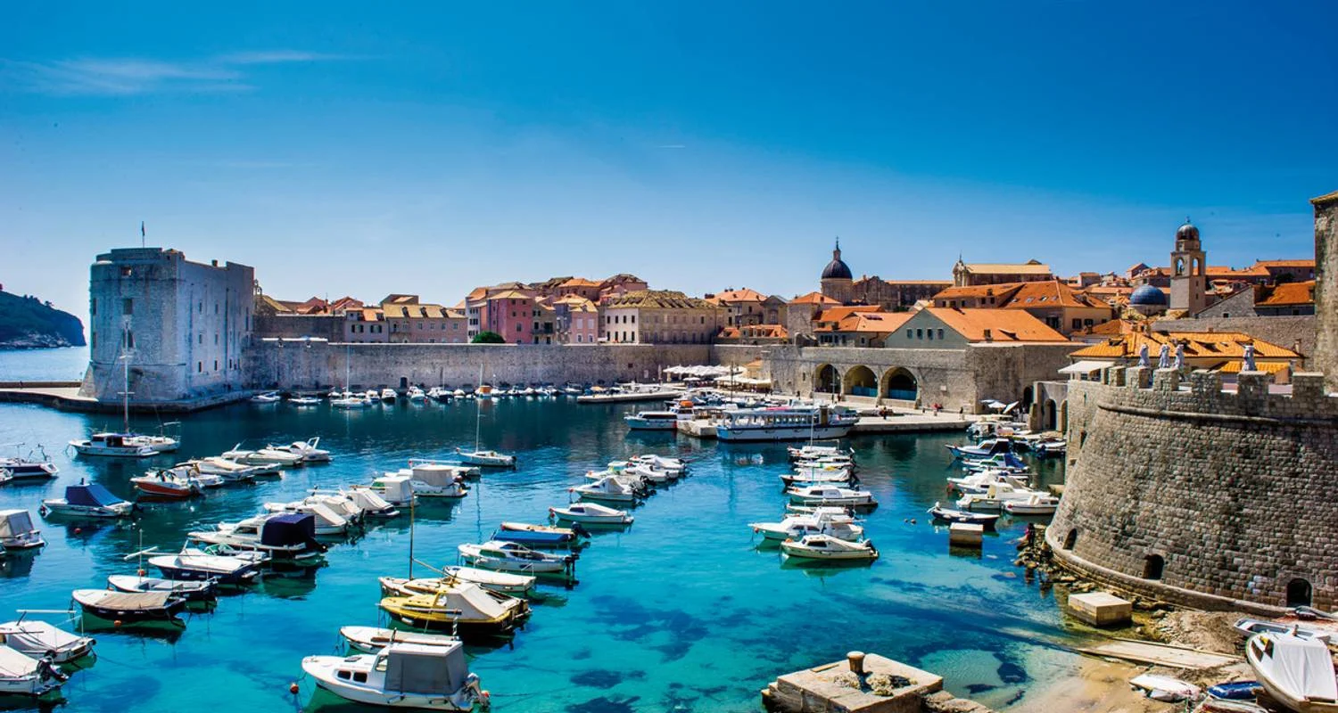Explore Land and sea for 11 days with DERTOUR and discover unforgettable experiences - Photo 2